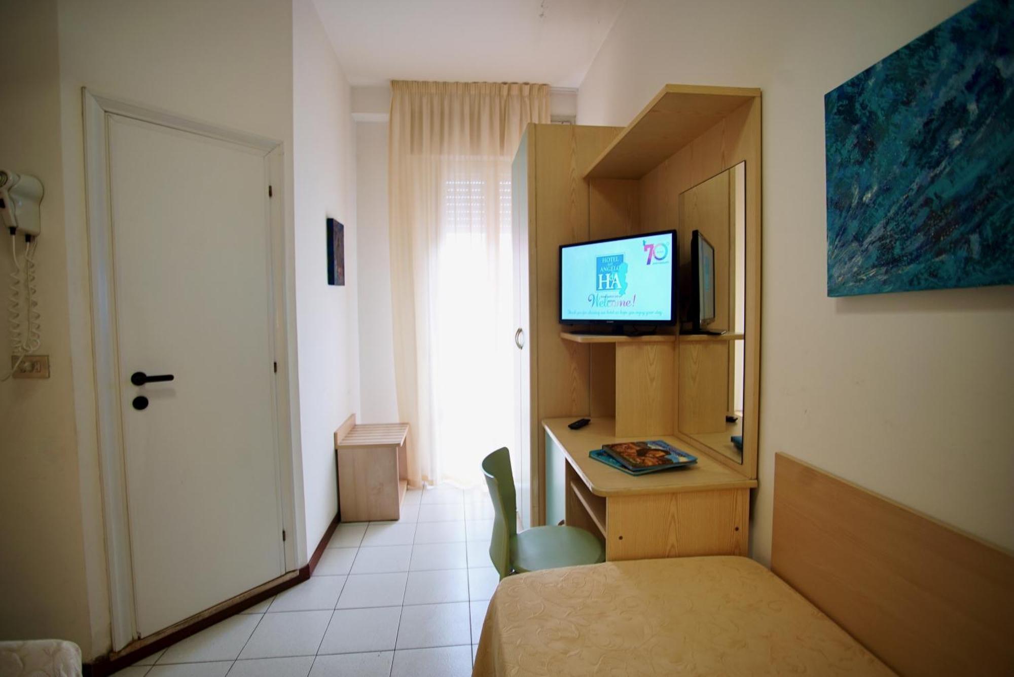 Hotel Dell'Angelo リミニ エクステリア 写真